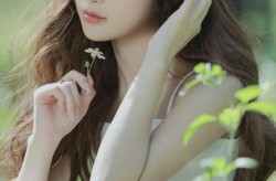 一个上面吃一个㖭下的动态图片-动态头像一键生成
